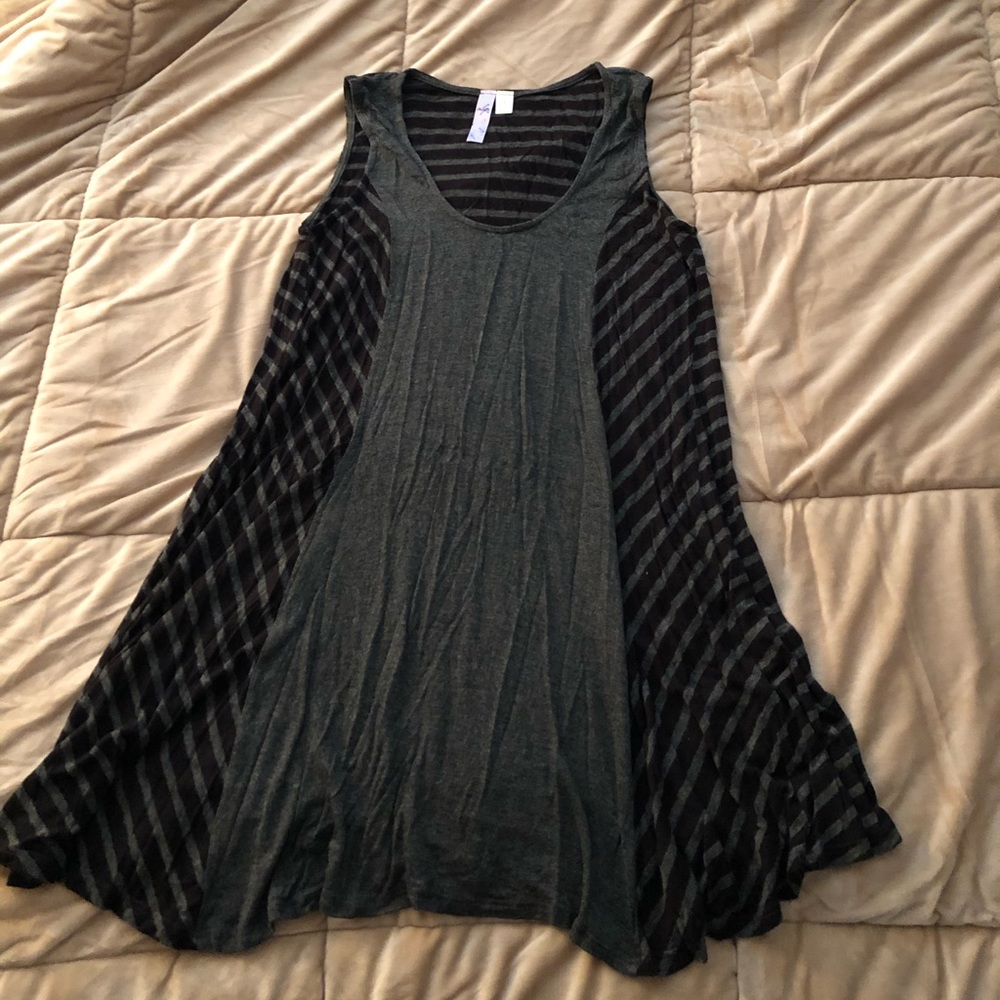🌺 Francesca’s tank top swing dress